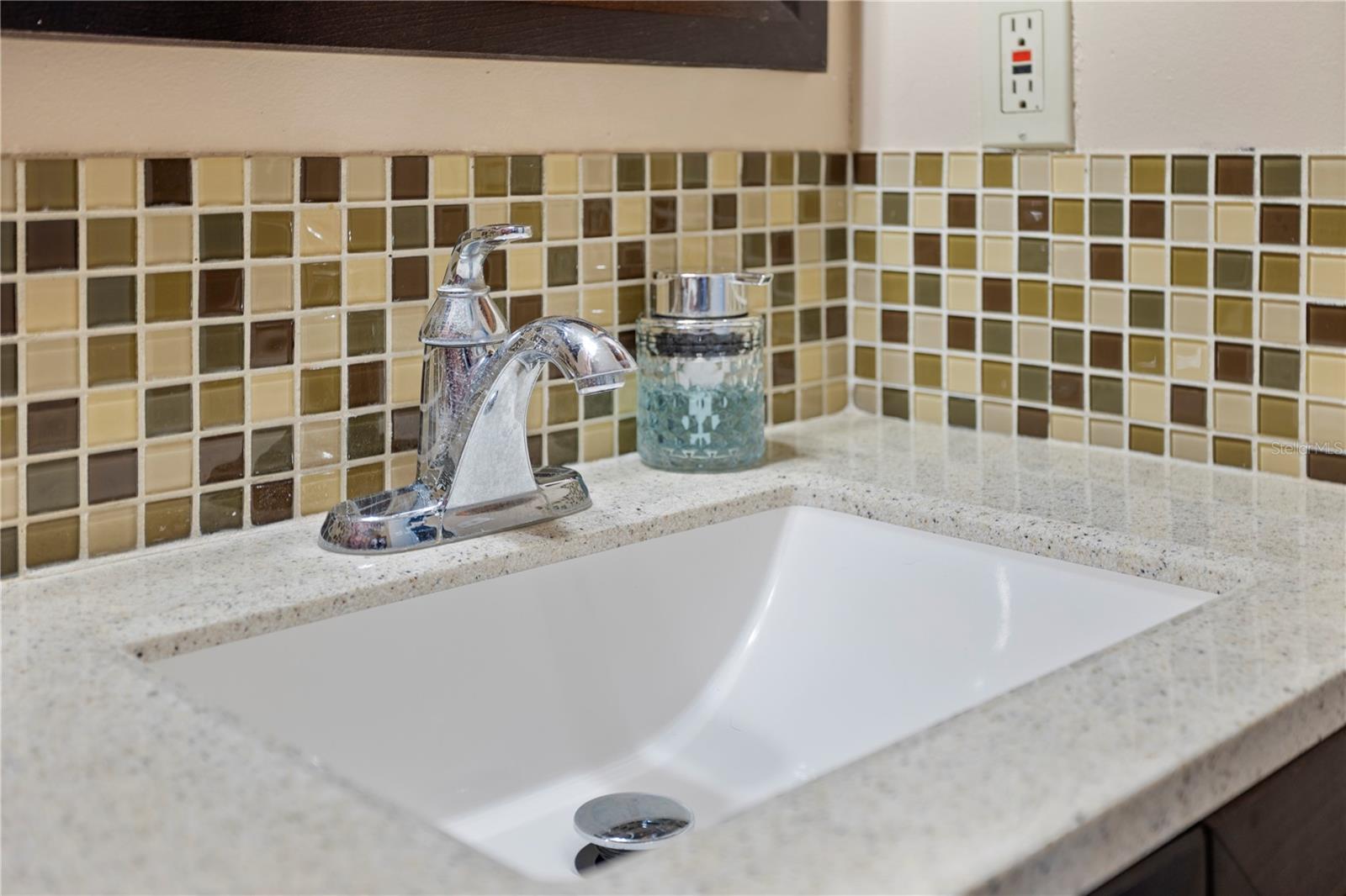 MONTGOMERY SQUARE - Residential