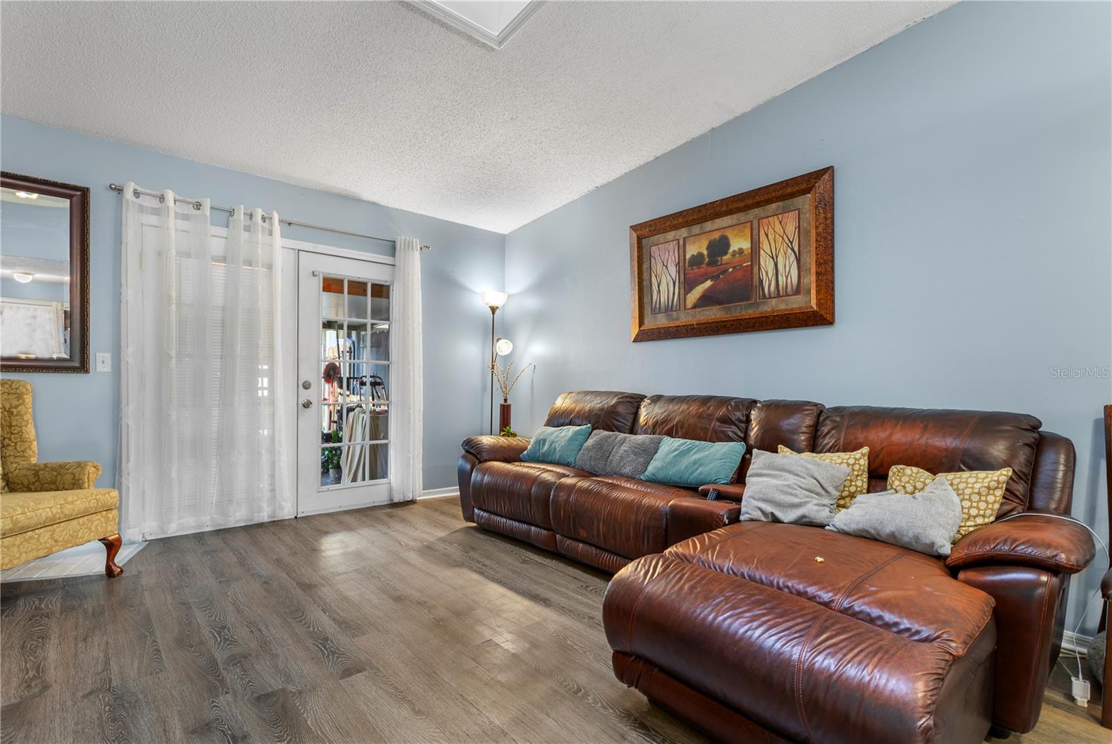 MONTGOMERY SQUARE - Residential