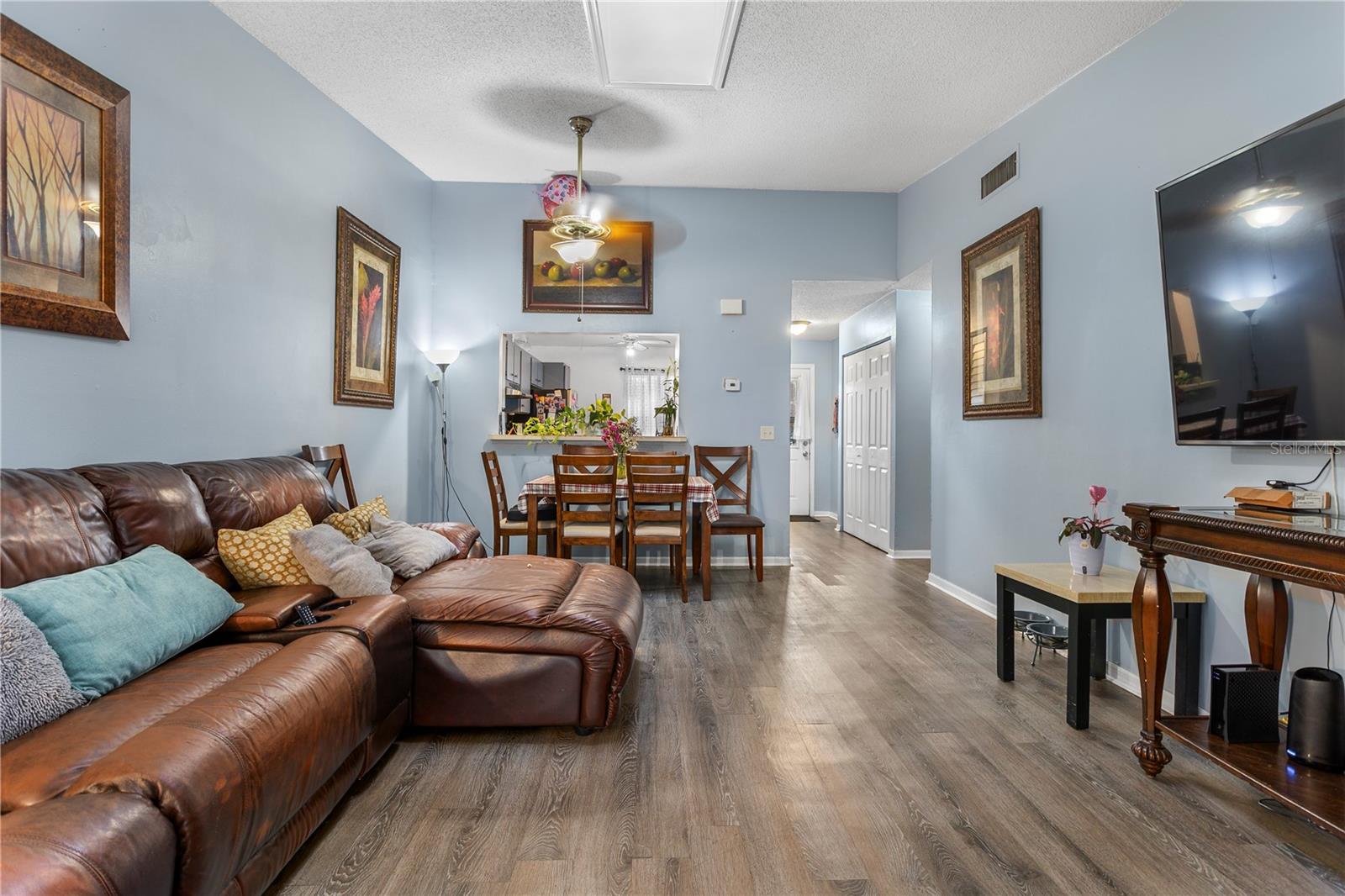 MONTGOMERY SQUARE - Residential