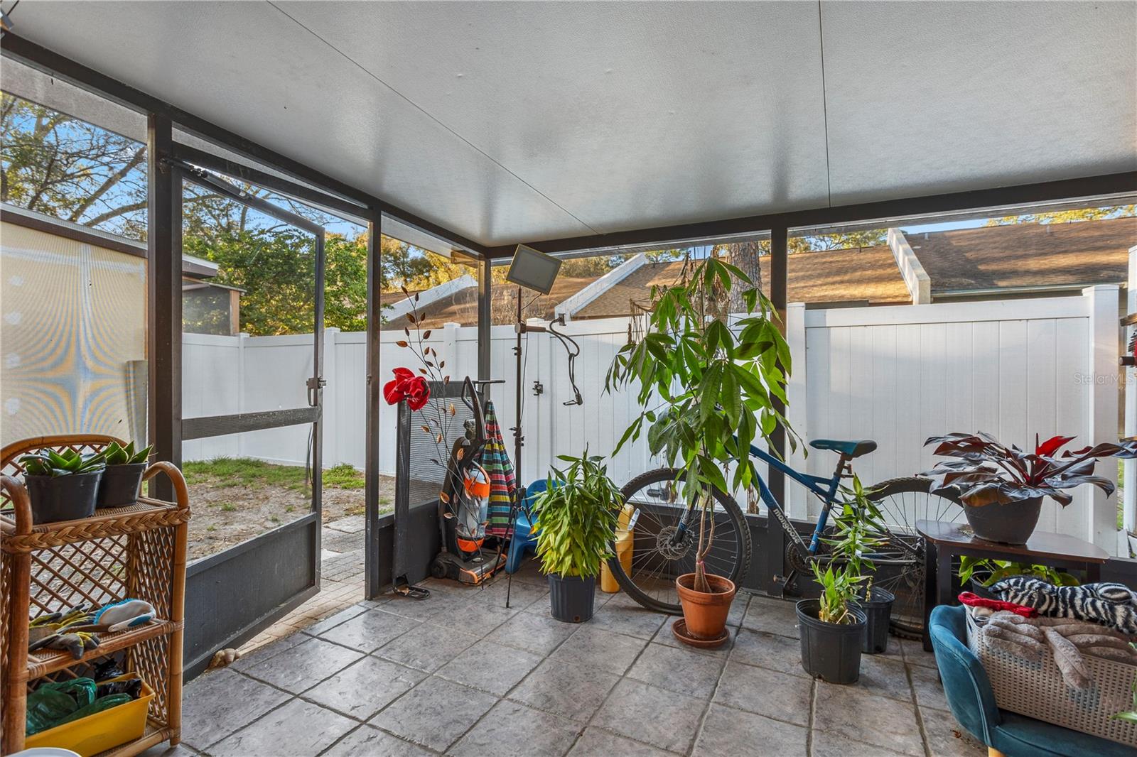 MONTGOMERY SQUARE - Residential