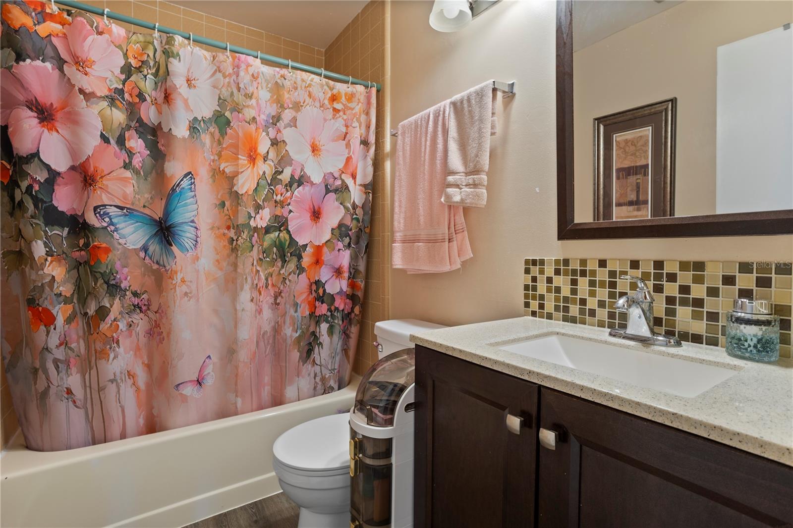 MONTGOMERY SQUARE - Residential