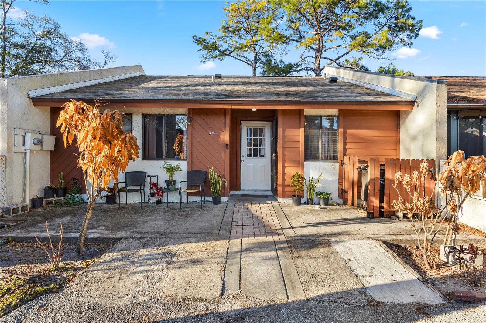 MONTGOMERY SQUARE - Residential