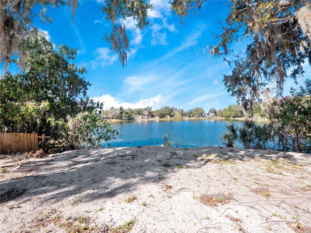 Photo of 2500 Marlboro Street, Orlando, FL 32806 (MLS # O6381175)