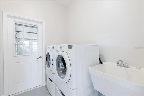 Tiny photo for 3804 Bayshore Circle, Tavares, FL 32778 (MLS # O6438346)