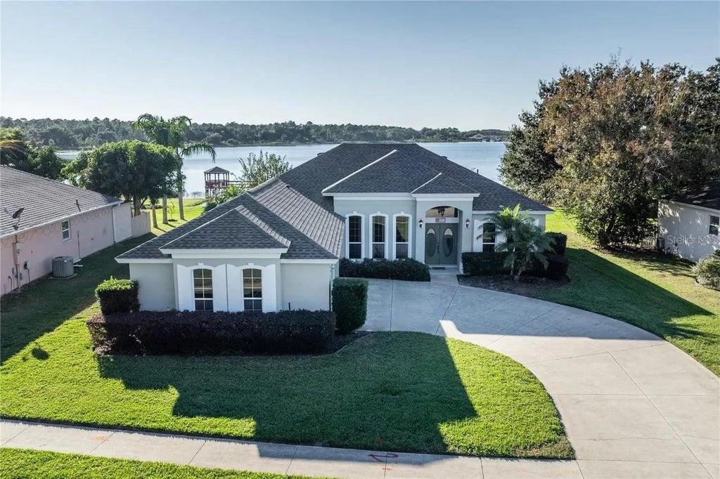 Photo of 3804 Bayshore Circle, Tavares, FL 32778 (MLS # O6438346)
