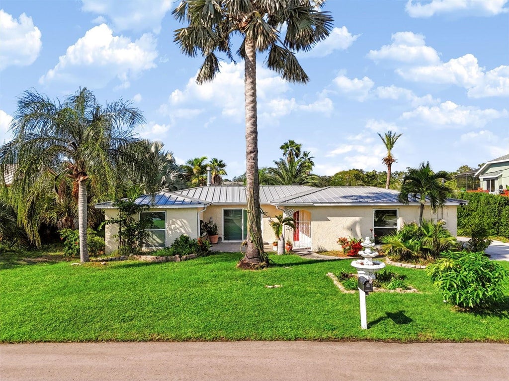 Photo of 2123 Bayou Drive, Holiday, FL 34691 (MLS # TB8559080)