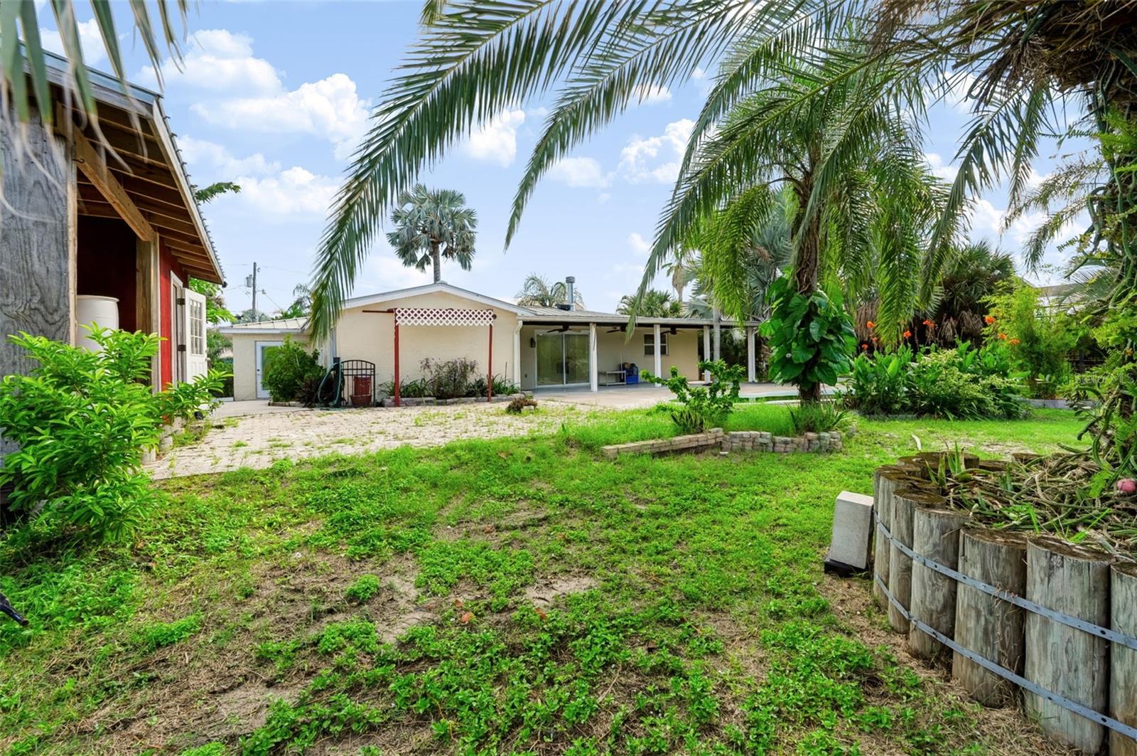 2123 BAYOU DRIVE