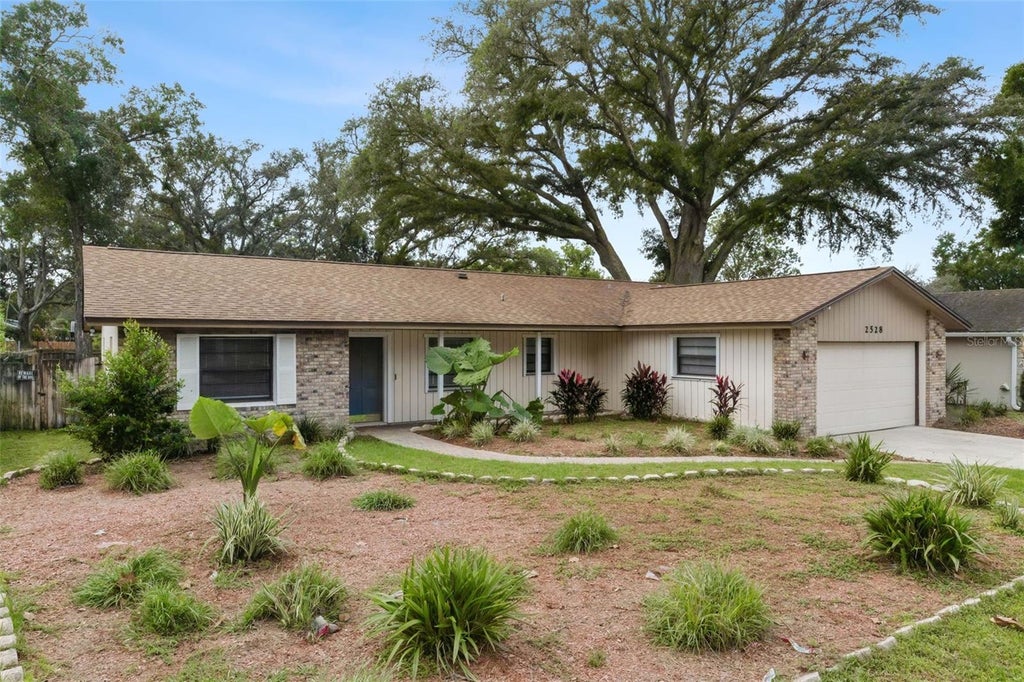 Photo of 2528 Canterclub Trail, Apopka, FL 32712 (MLS # O6451202)