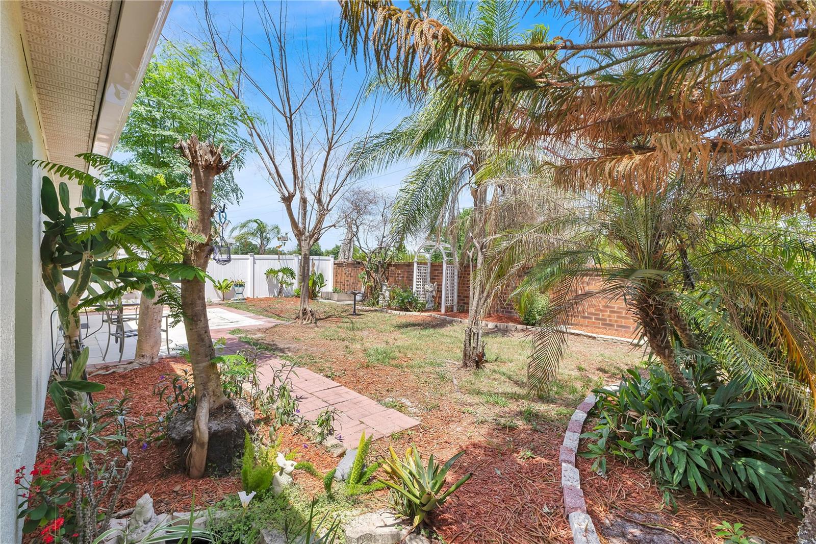 HAMMOCK TRAILS - Residential