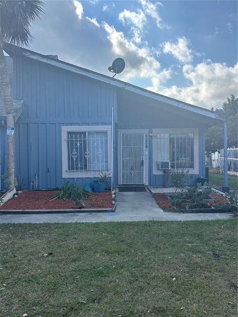 Photo of 4224 Tymberwood Lane #H, Orlando, FL 32839 (MLS # P4937230)