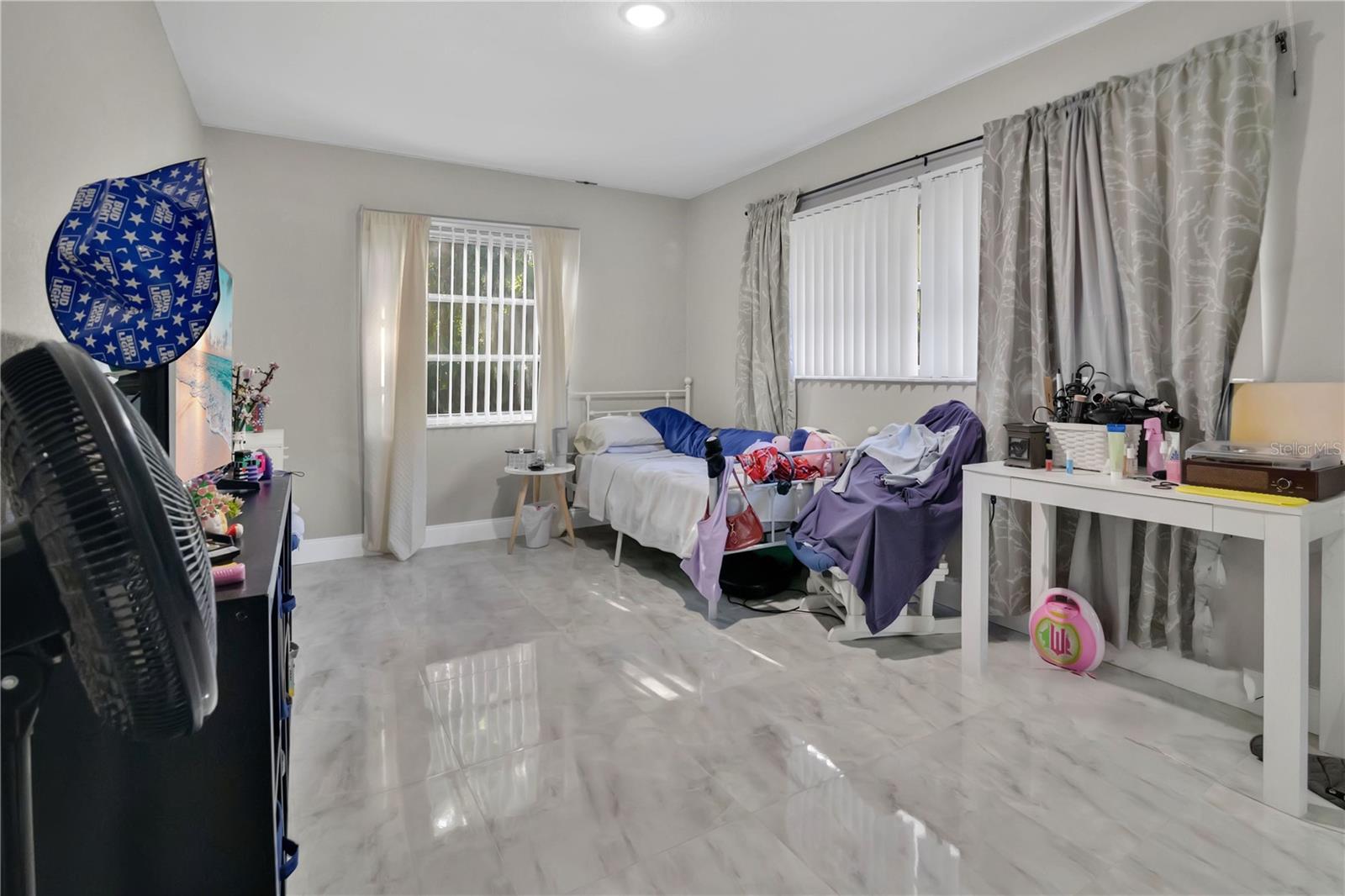 MC NEILS ORANGE VILLA - Residential