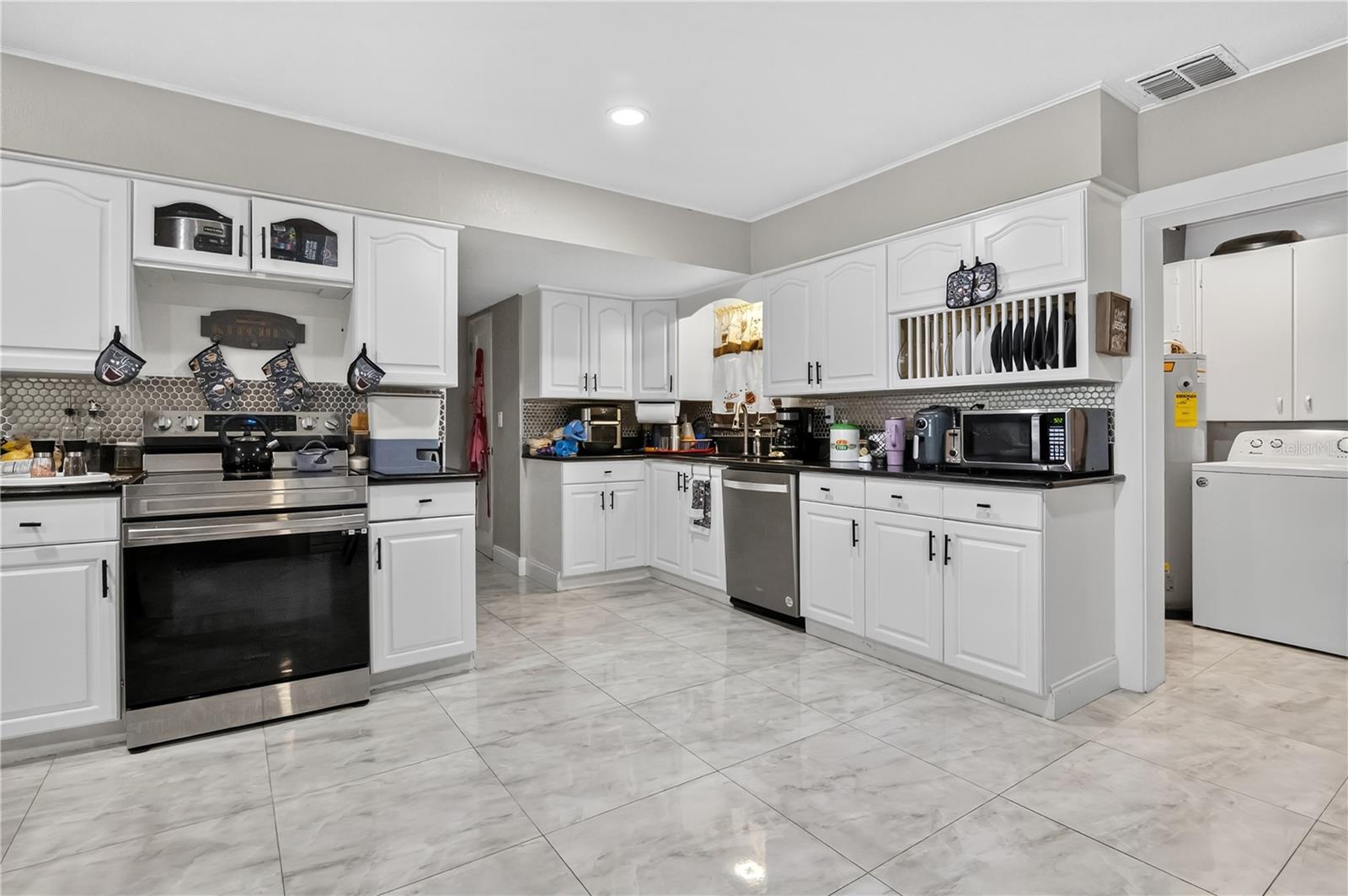 MC NEILS ORANGE VILLA - Residential