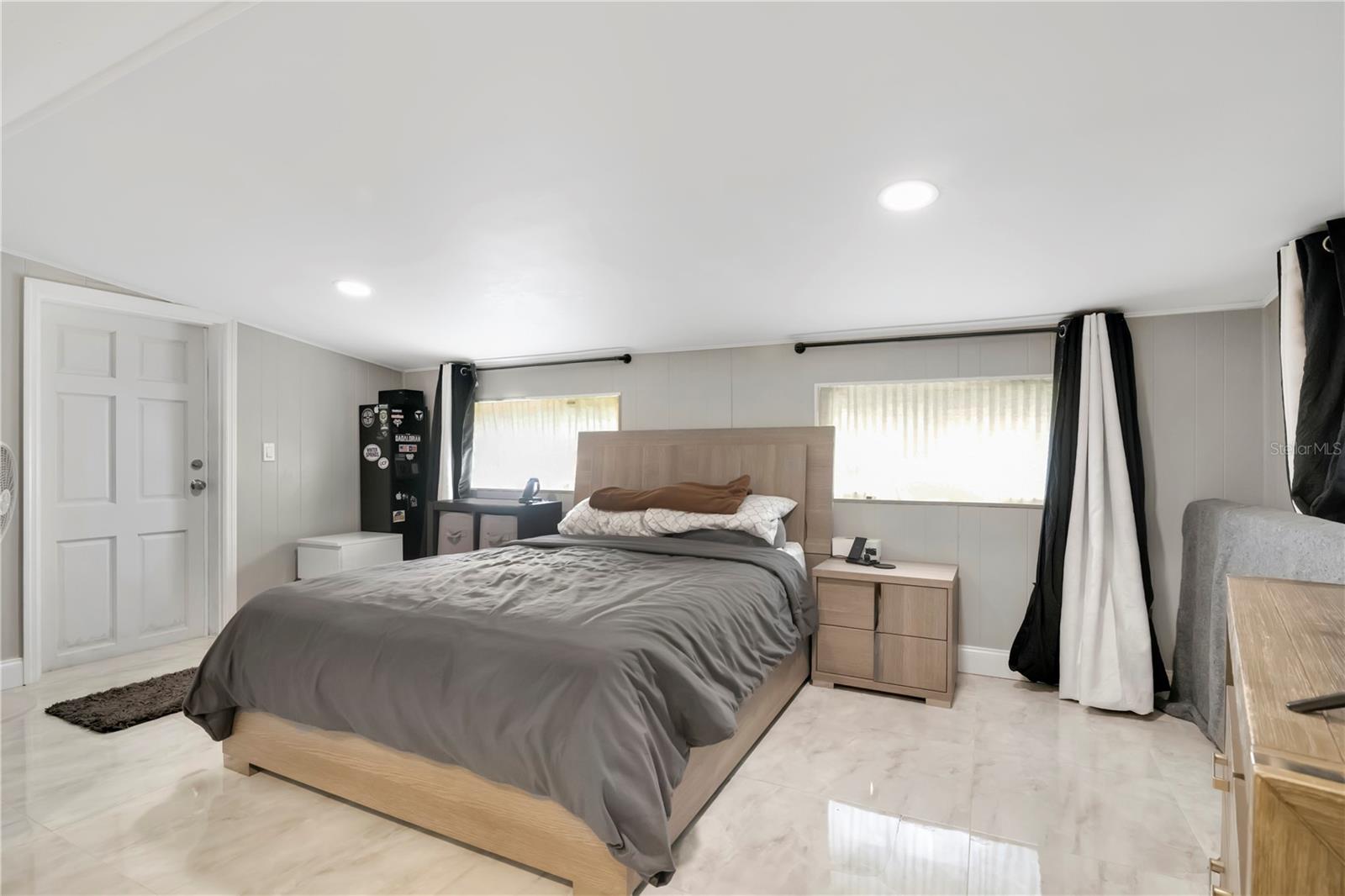 MC NEILS ORANGE VILLA - Residential