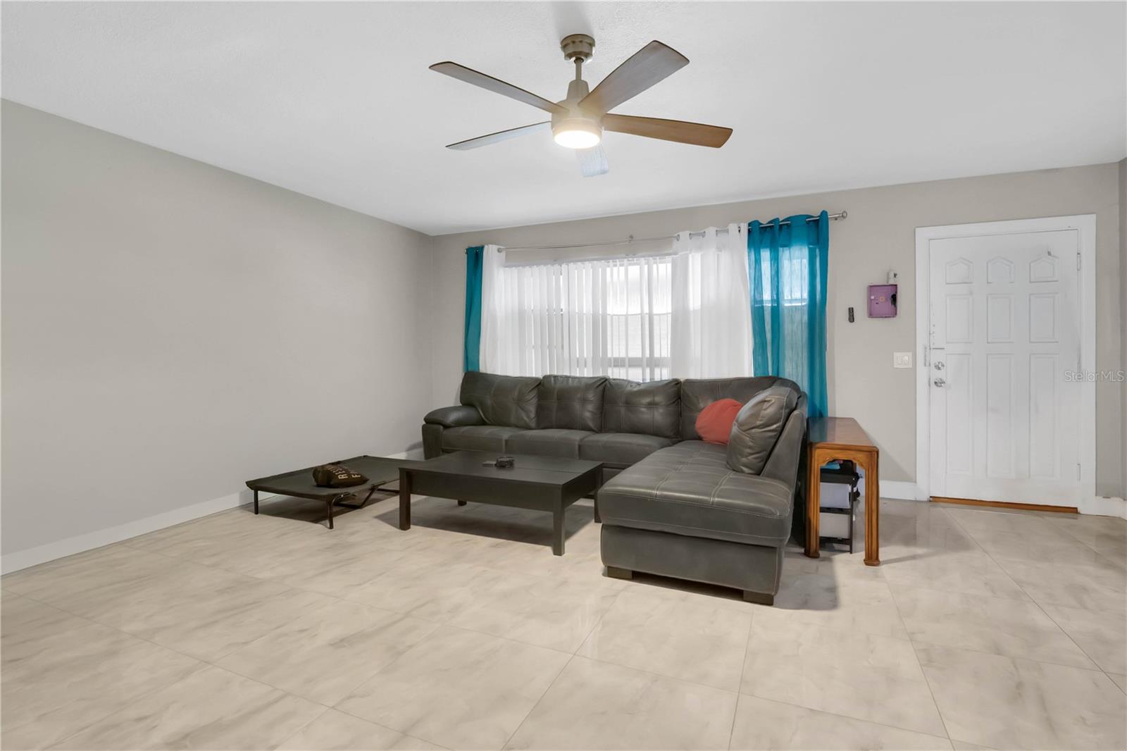 MC NEILS ORANGE VILLA - Residential