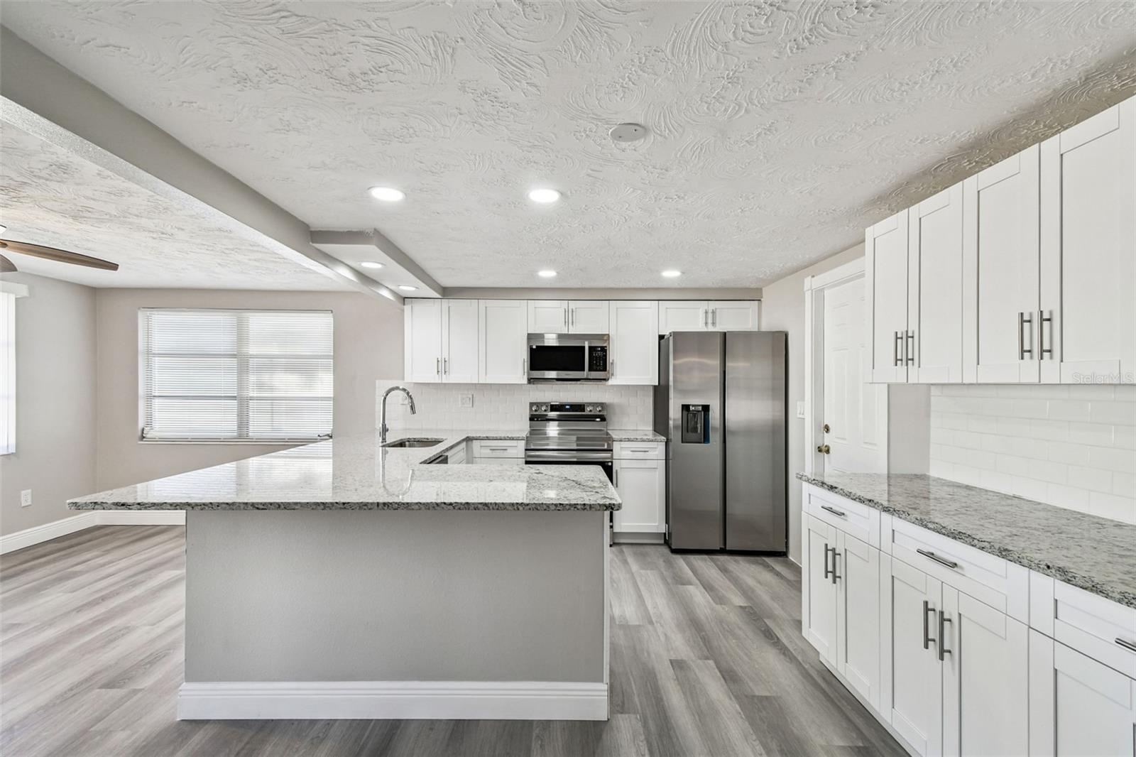 ALOHA GARDENS - Residential