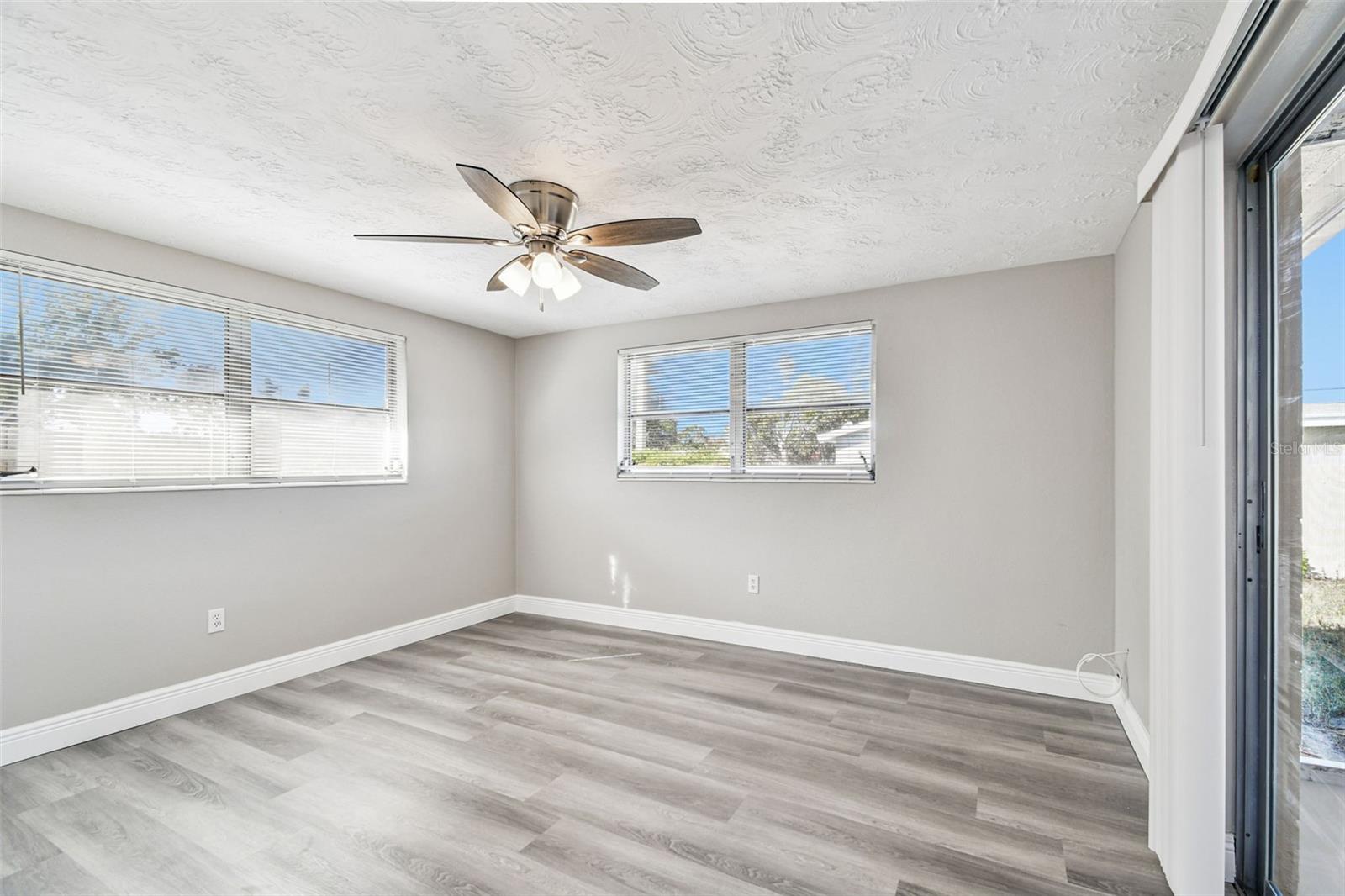 ALOHA GARDENS - Residential