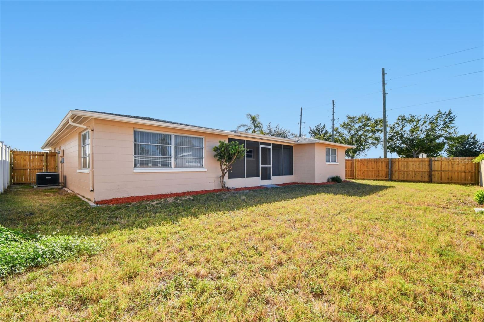 ALOHA GARDENS - Residential