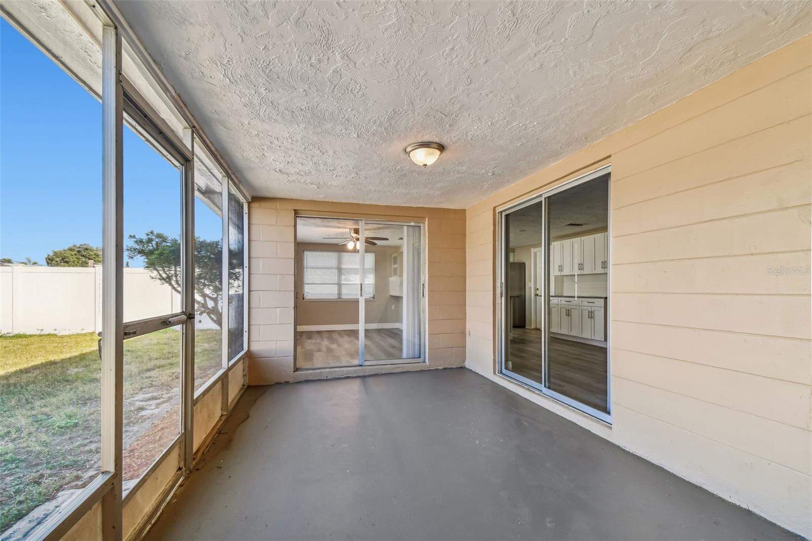 ALOHA GARDENS - Residential