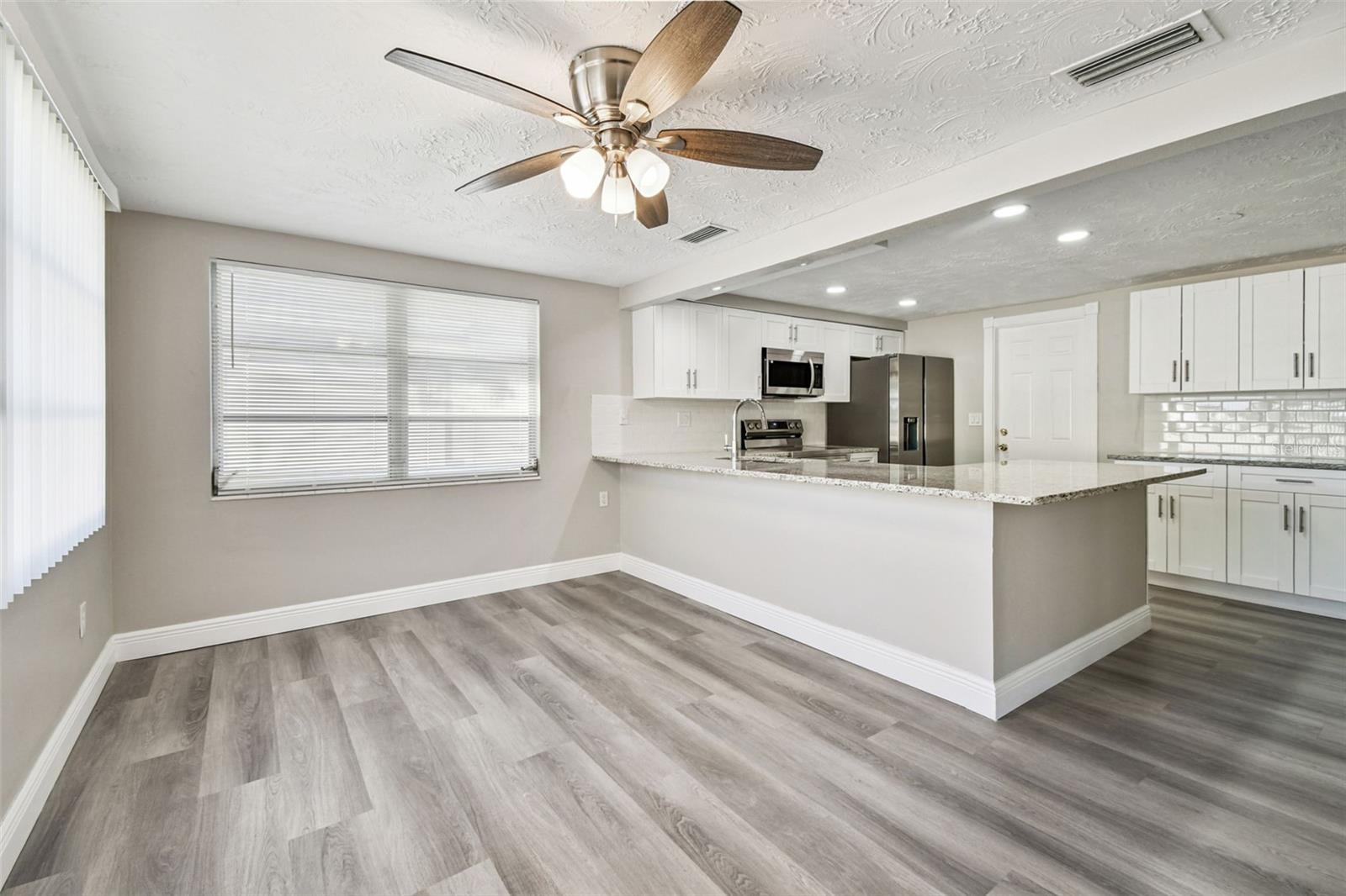 ALOHA GARDENS - Residential