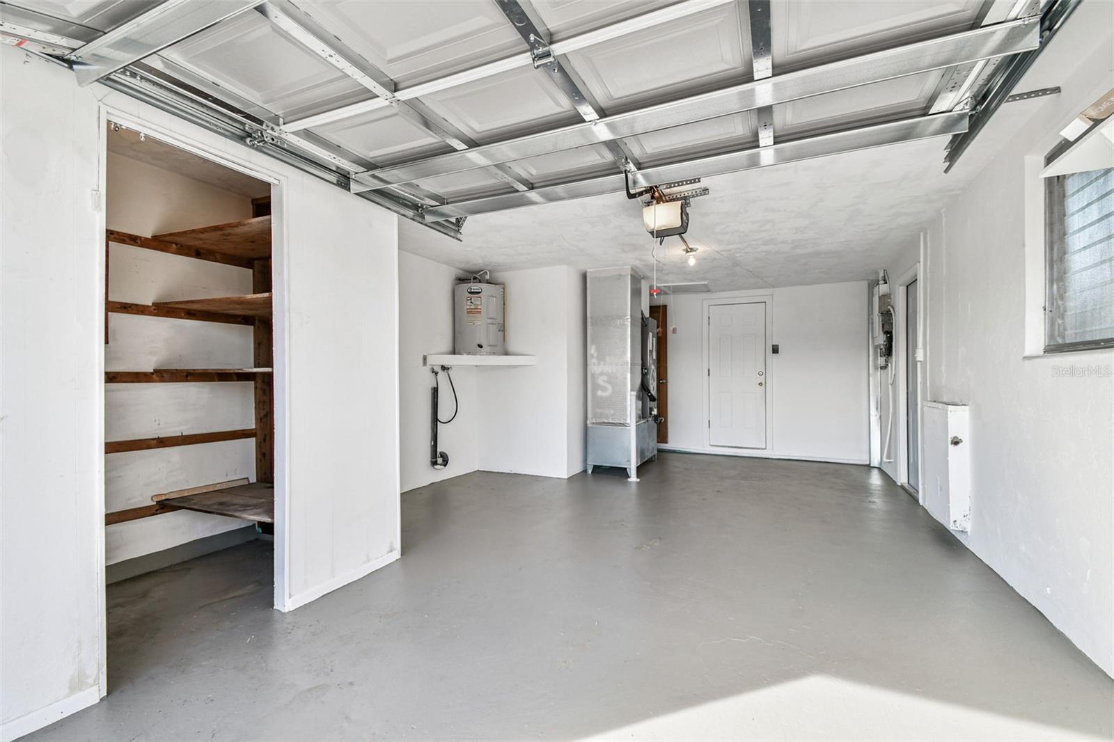 ALOHA GARDENS - Residential