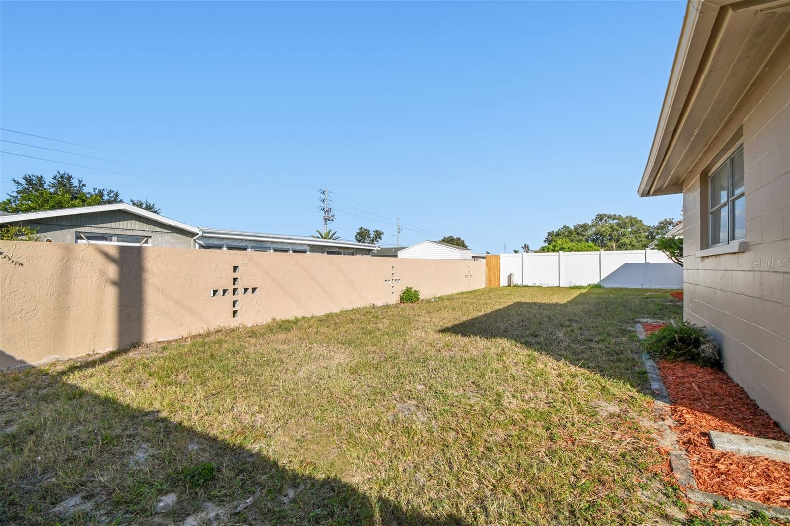 ALOHA GARDENS - Residential