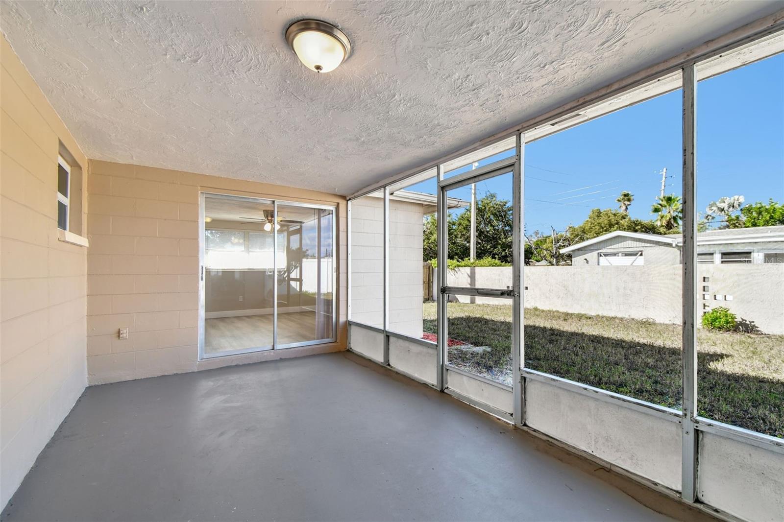 ALOHA GARDENS - Residential