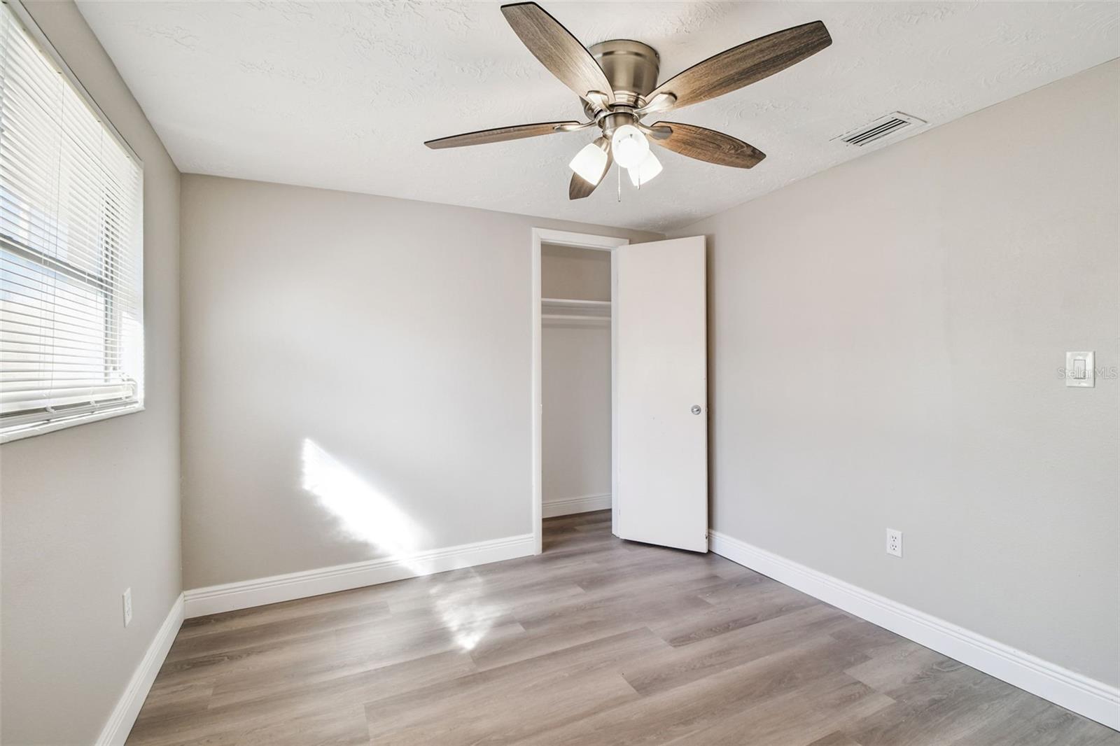 ALOHA GARDENS - Residential