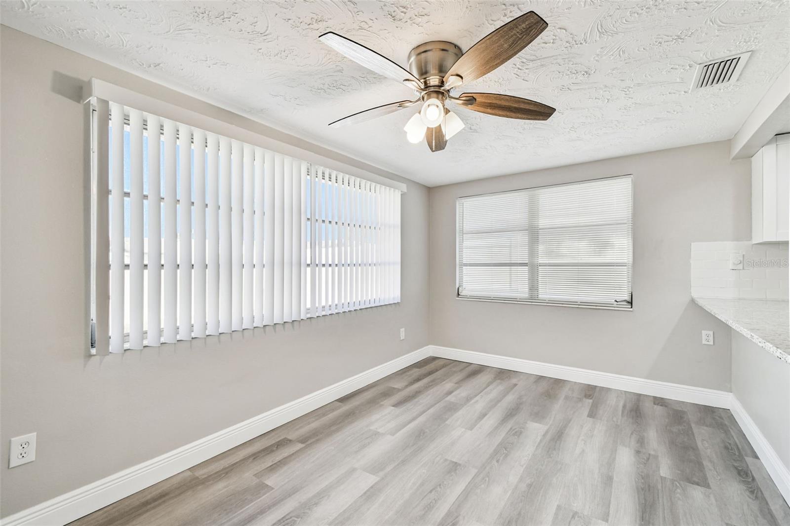 ALOHA GARDENS - Residential