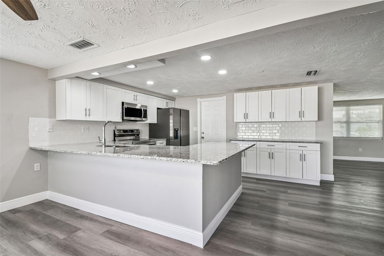 ALOHA GARDENS - Residential