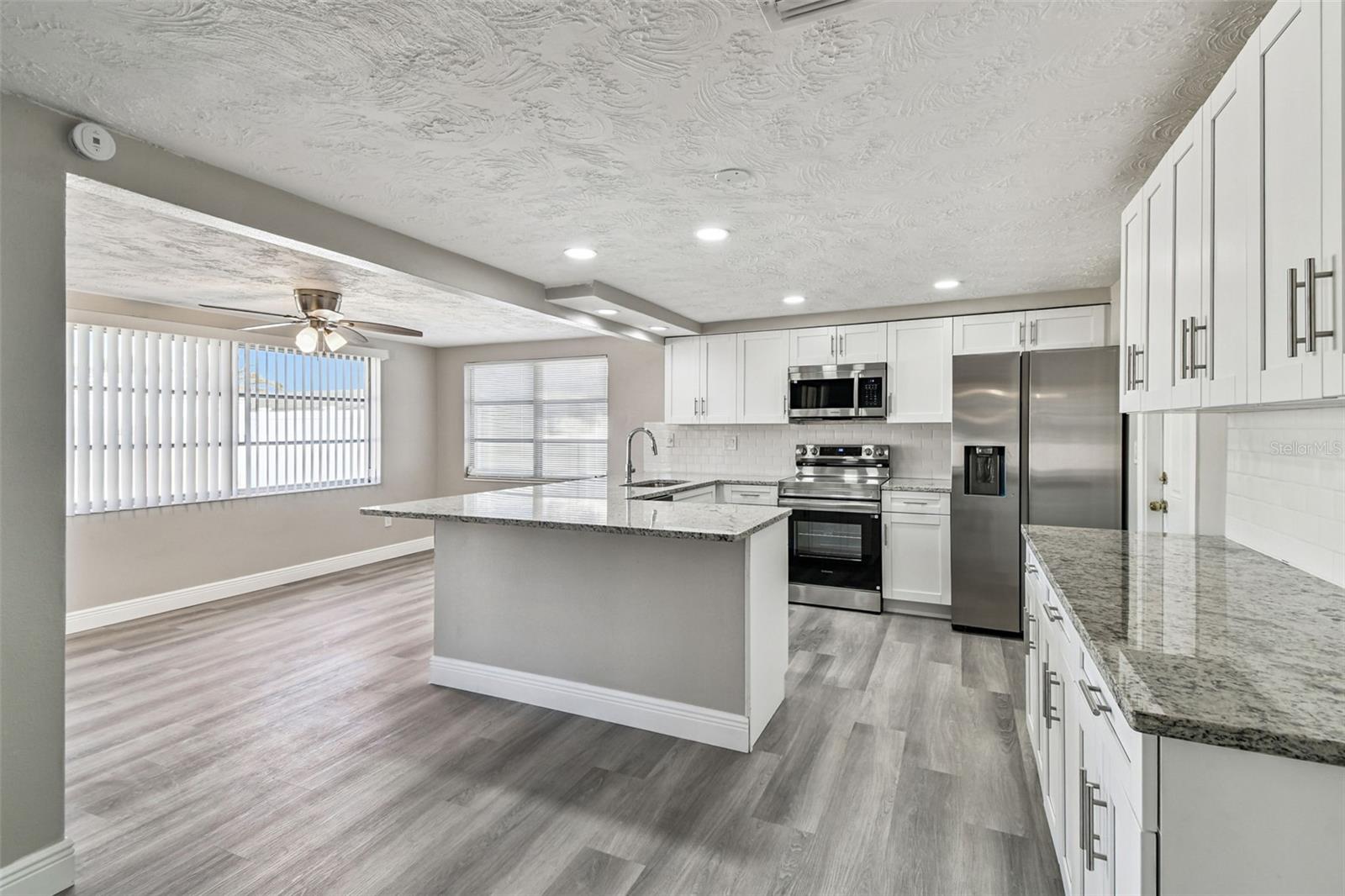 ALOHA GARDENS - Residential