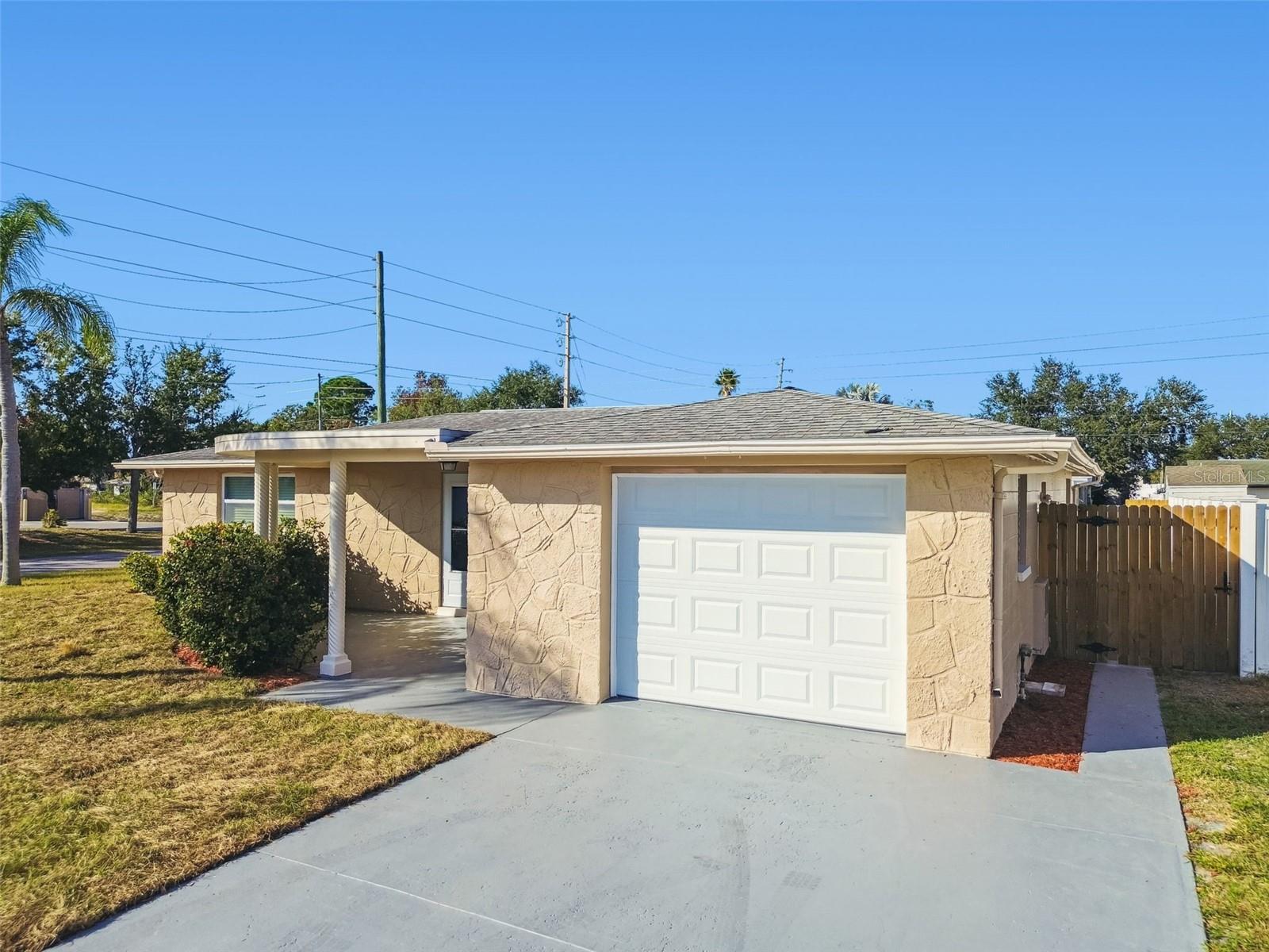 ALOHA GARDENS - Residential