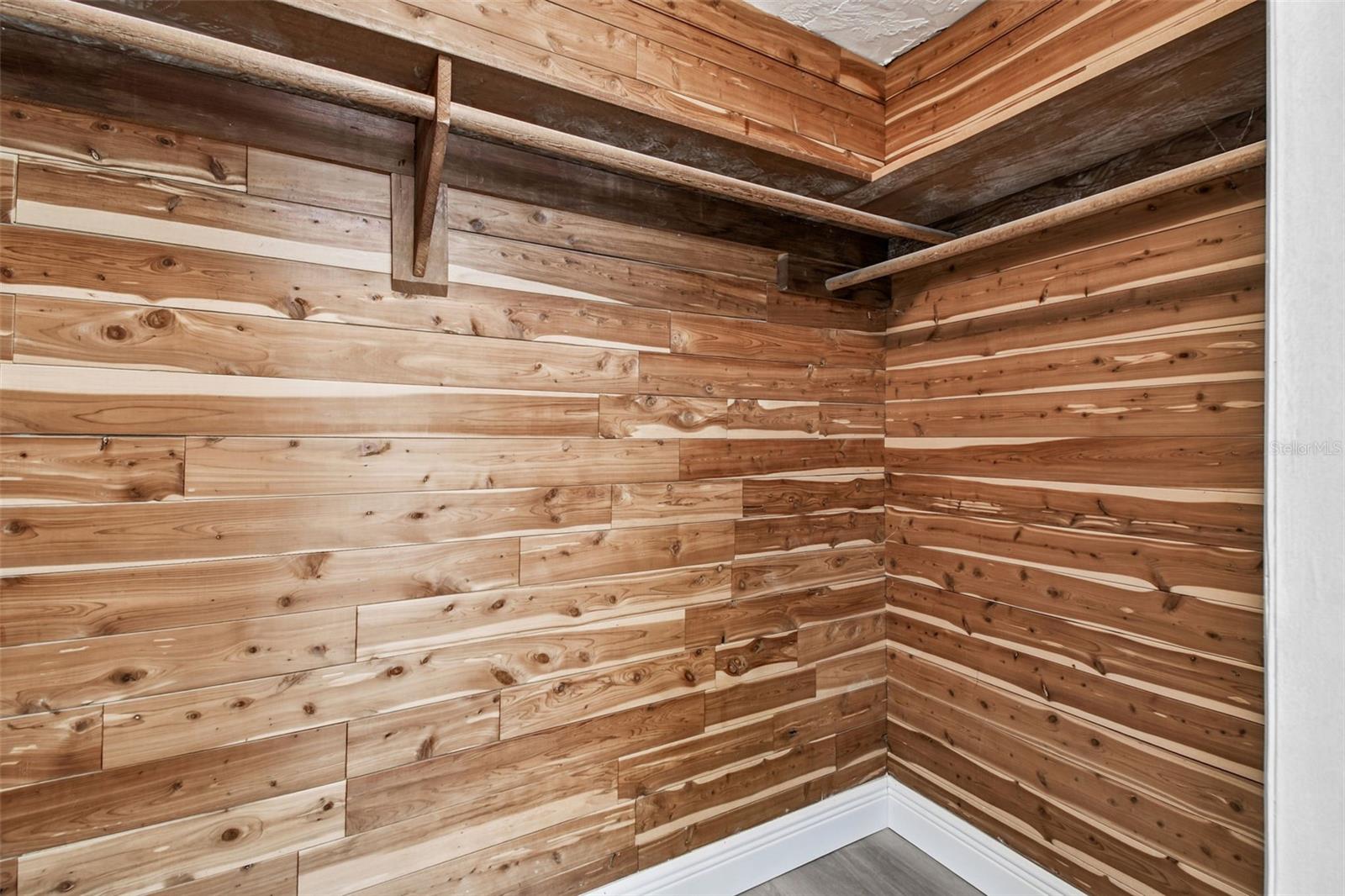 ALOHA GARDENS - Residential