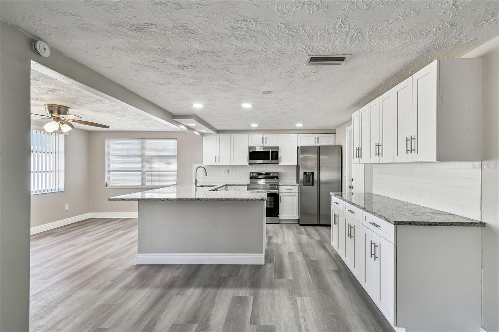 ALOHA GARDENS - Residential