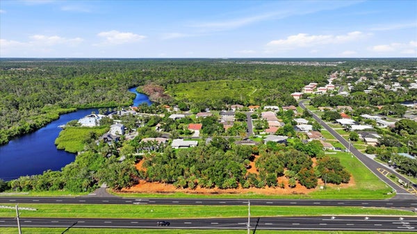 2099 S TAMIAMI TRL, OSPREY, FL 34229 - Image e39a874d4c4e503b3da3fe2def69b8b3/2235914654