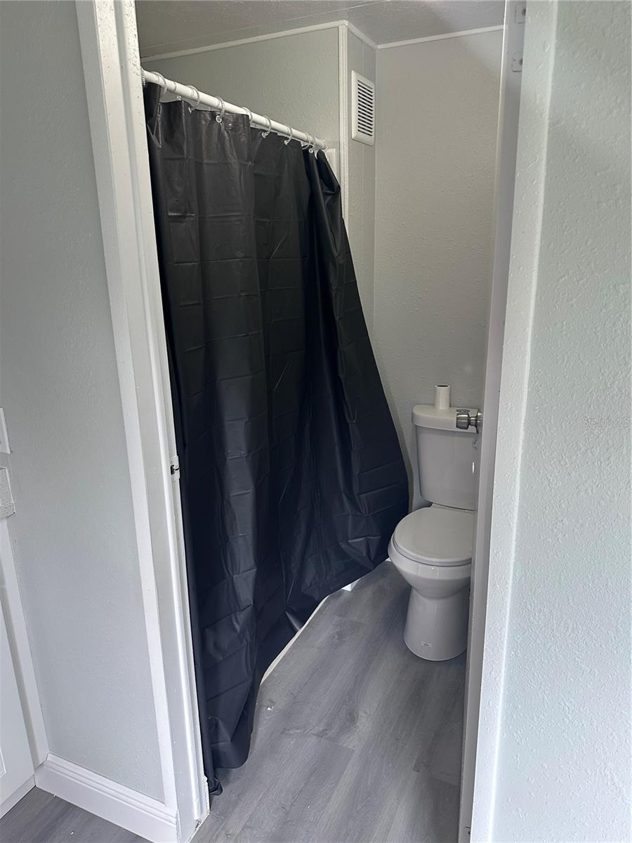 ZELLWOOD STATION - Residential