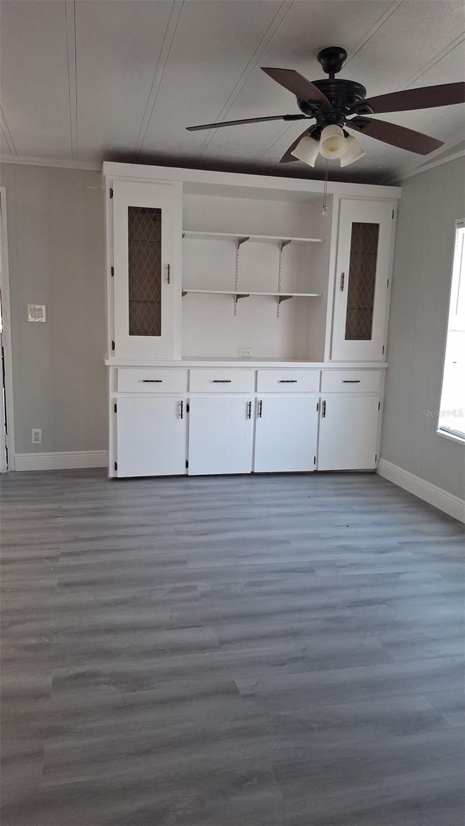 ZELLWOOD STATION - Residential