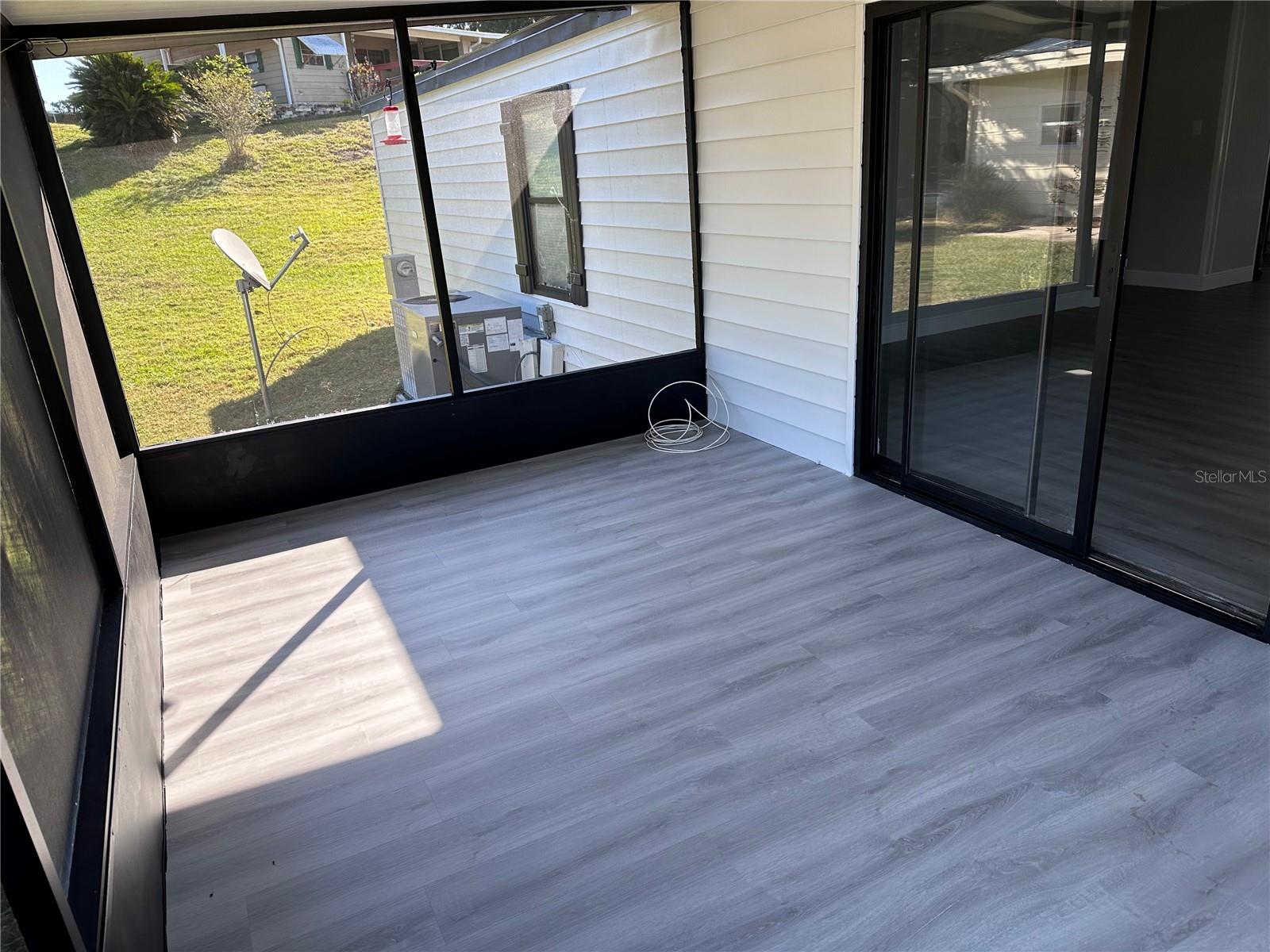 ZELLWOOD STATION - Residential