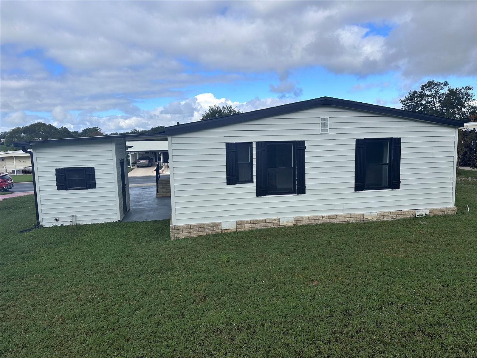 ZELLWOOD STATION - Residential