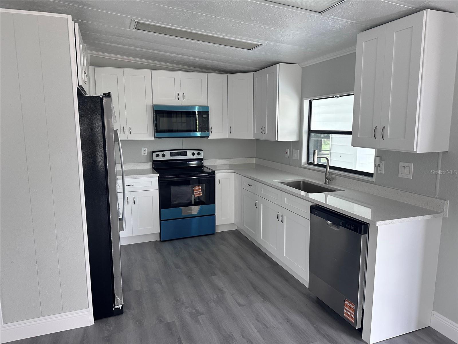 ZELLWOOD STATION - Residential