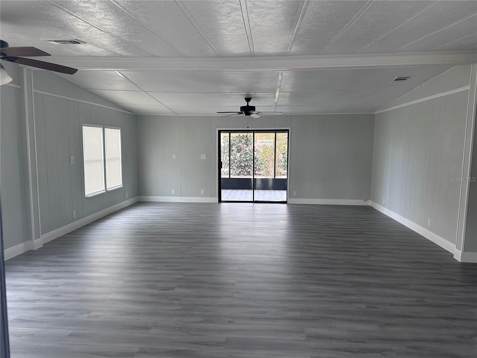 ZELLWOOD STATION - Residential