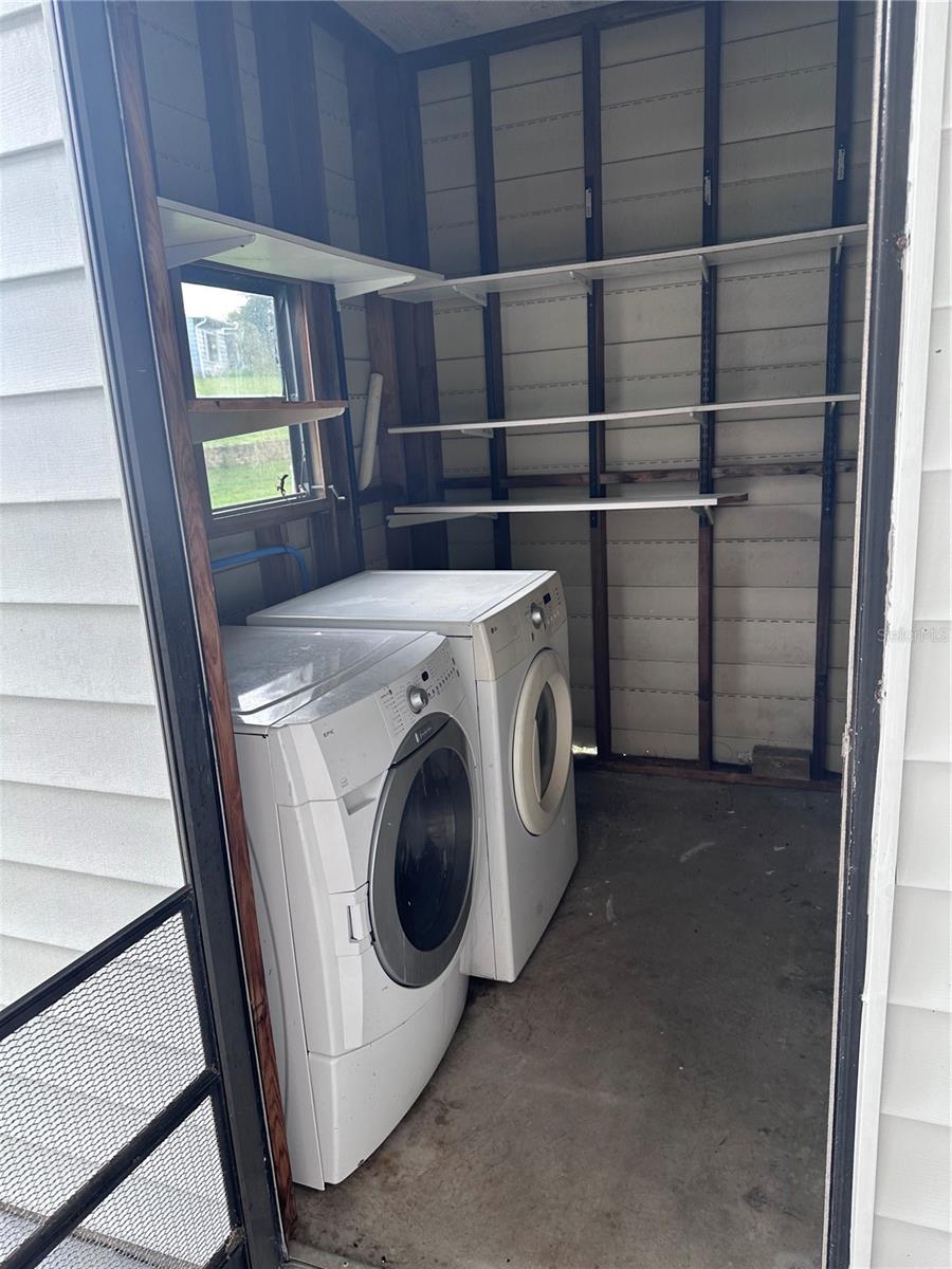 ZELLWOOD STATION - Residential