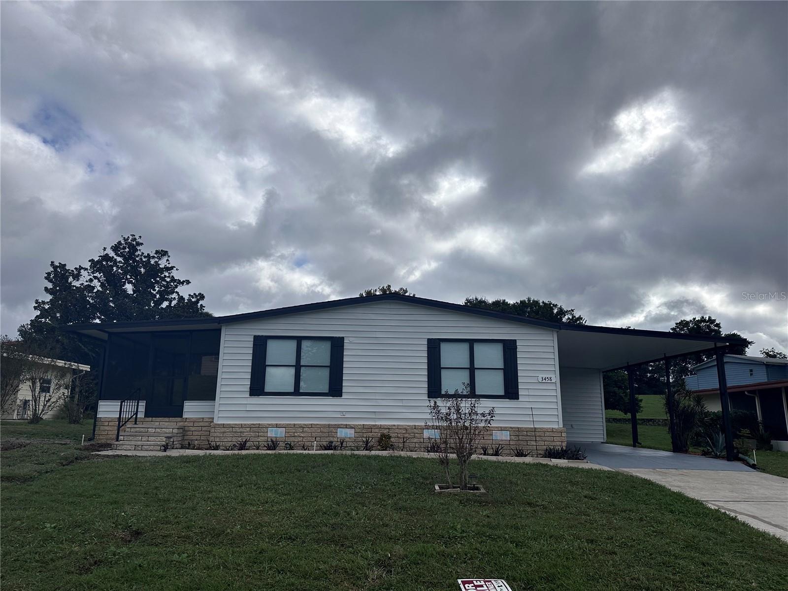 ZELLWOOD STATION - Residential