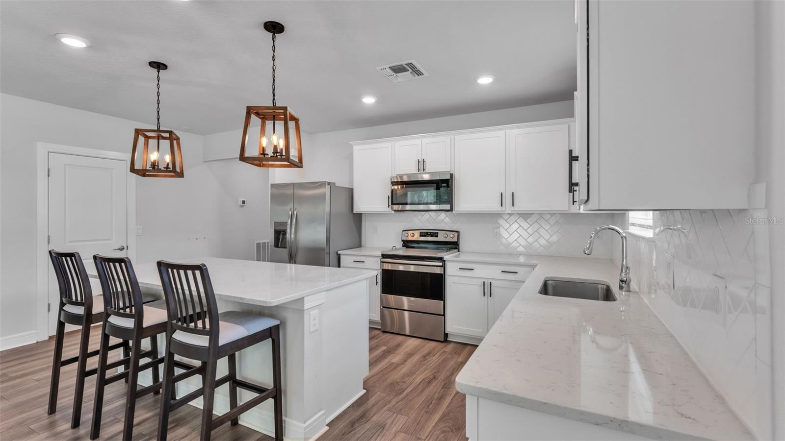 RIVERSTONE PH 1 - Residential