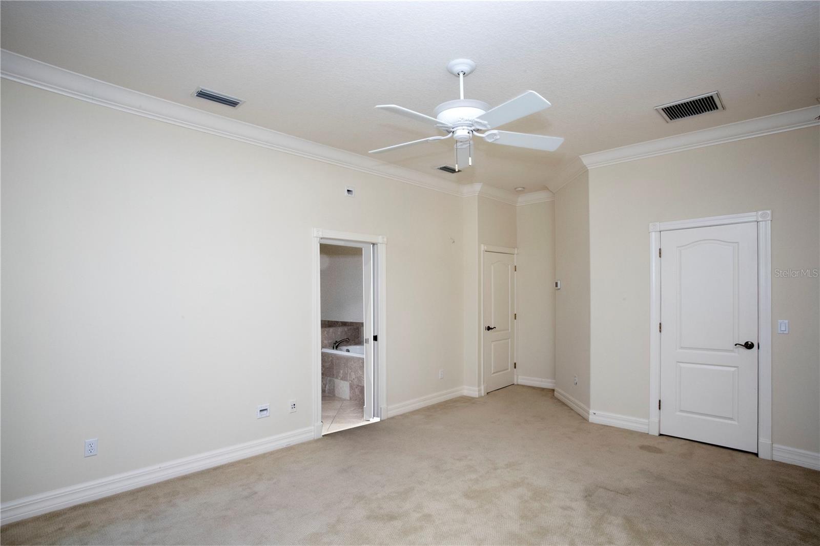 MUSTIQUE BAY - Residential