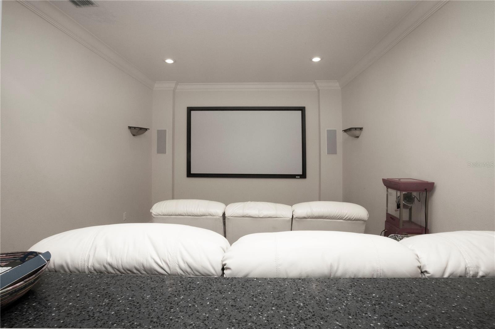 MUSTIQUE BAY - Residential