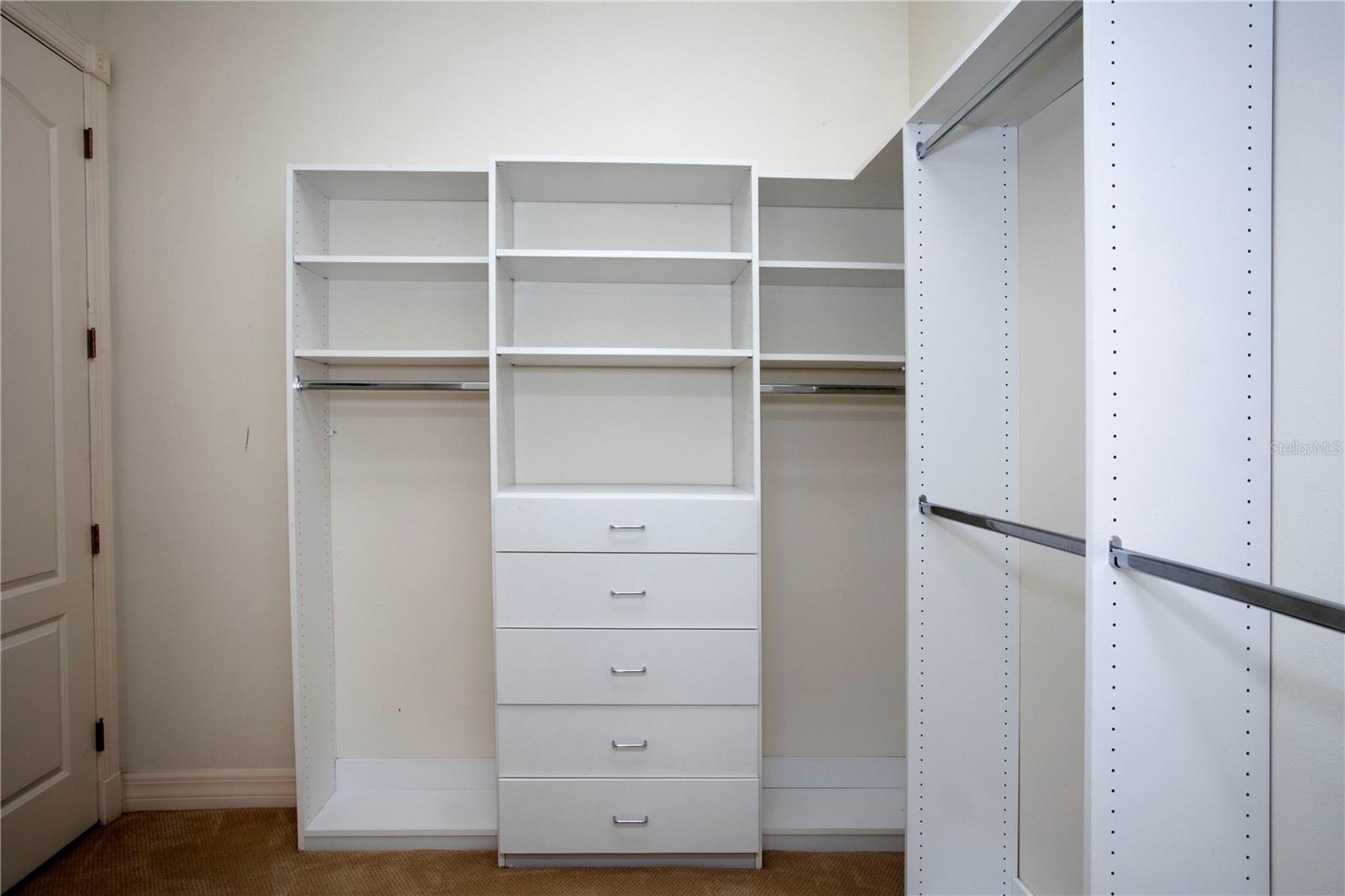 MUSTIQUE BAY - Residential