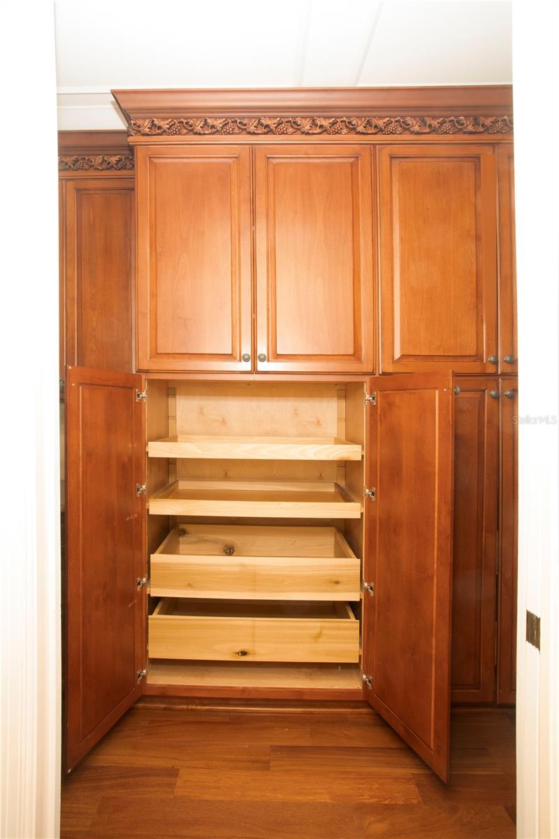 MUSTIQUE BAY - Residential