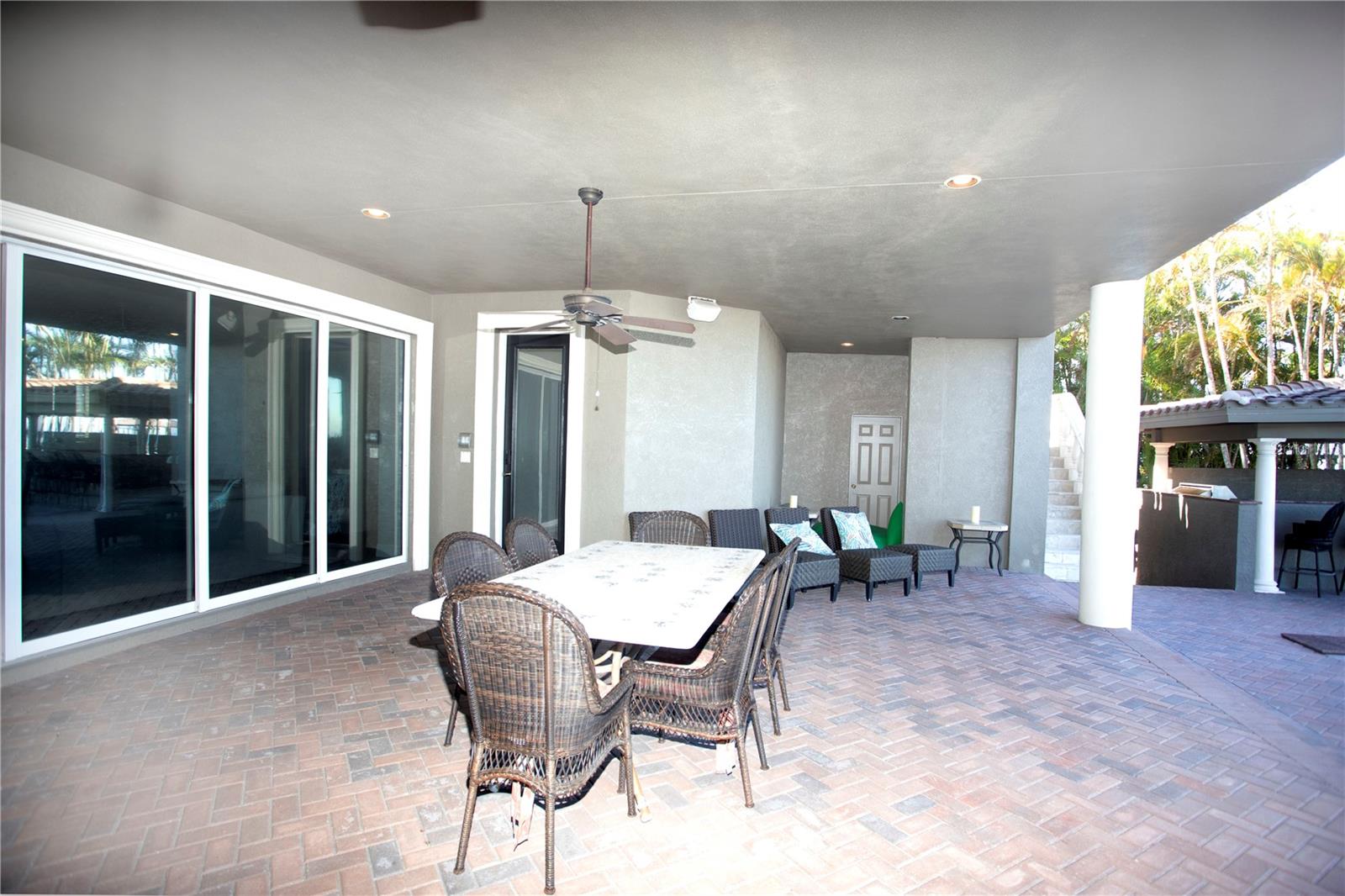 MUSTIQUE BAY - Residential