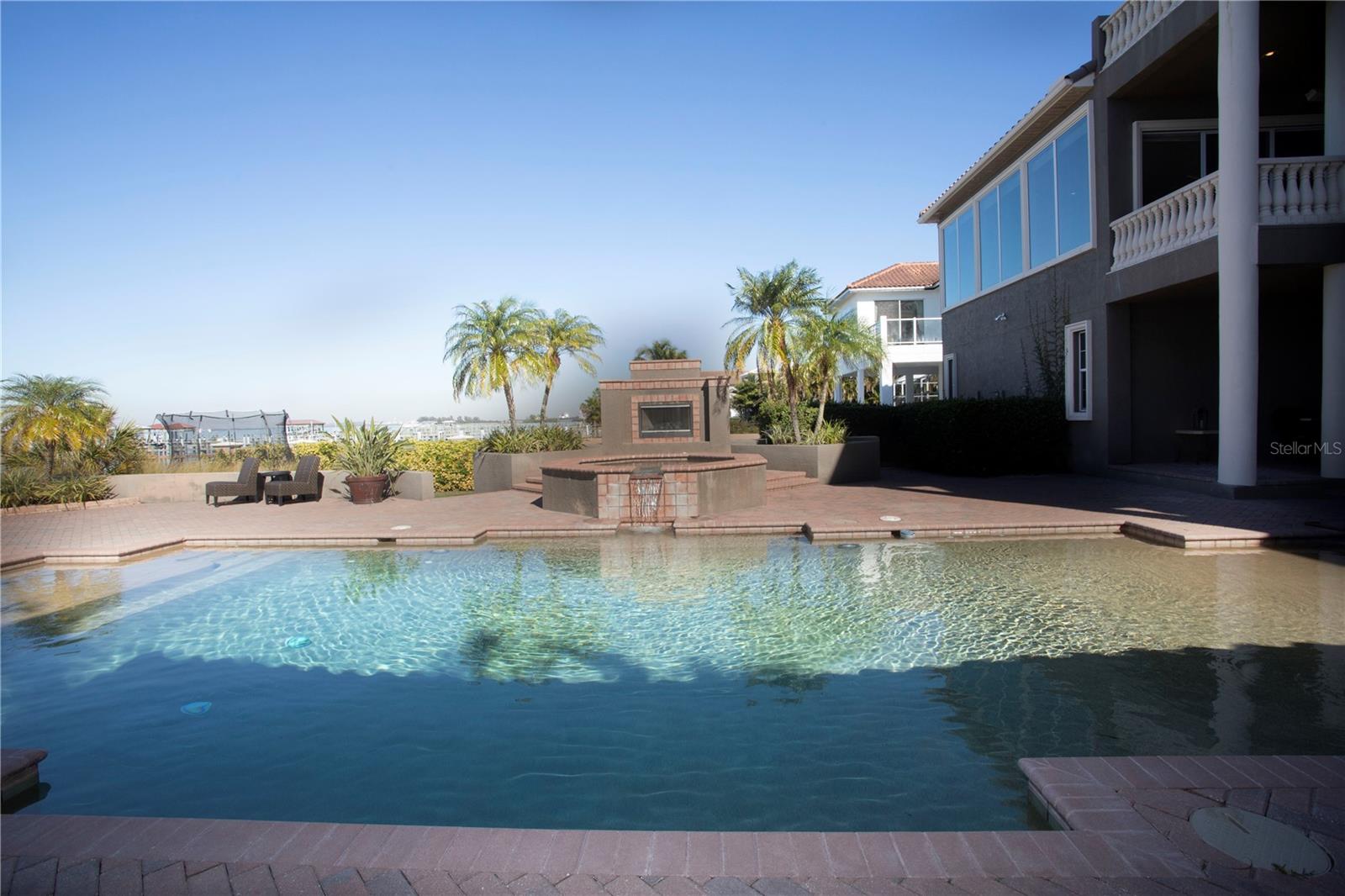 MUSTIQUE BAY - Residential