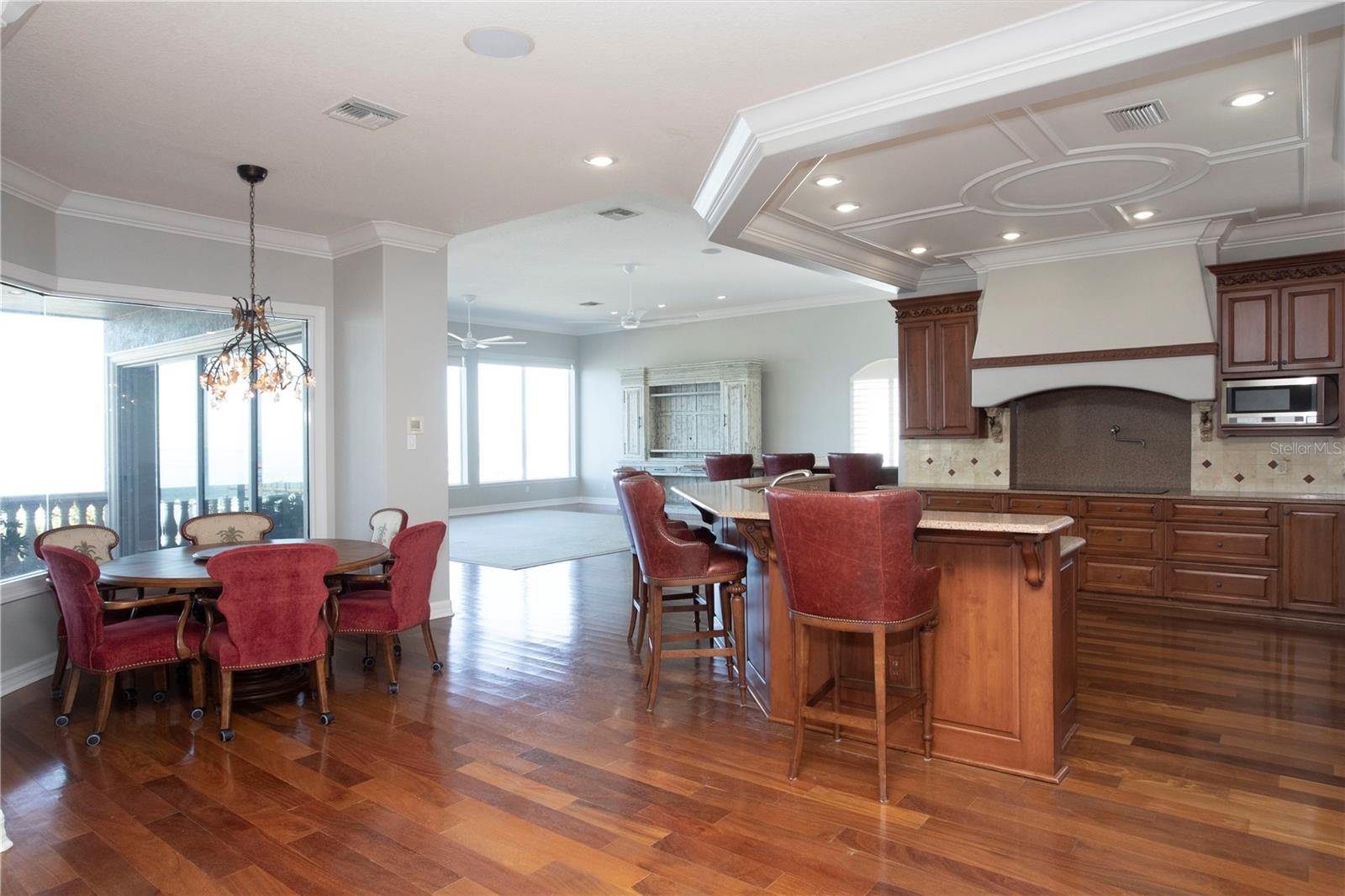 MUSTIQUE BAY - Residential